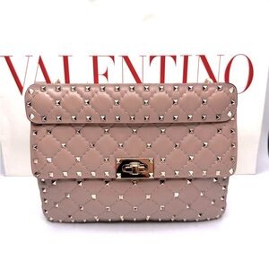 Valentino medium spike rockstud bag Poudre

🙏🏻Total sale will be donated